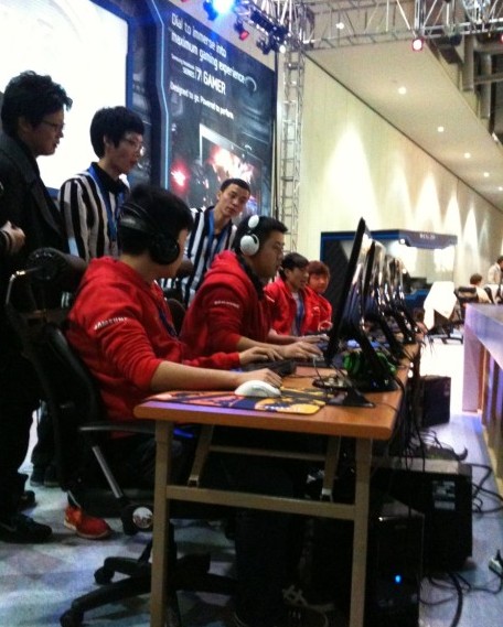 中在他们在 中在他们在